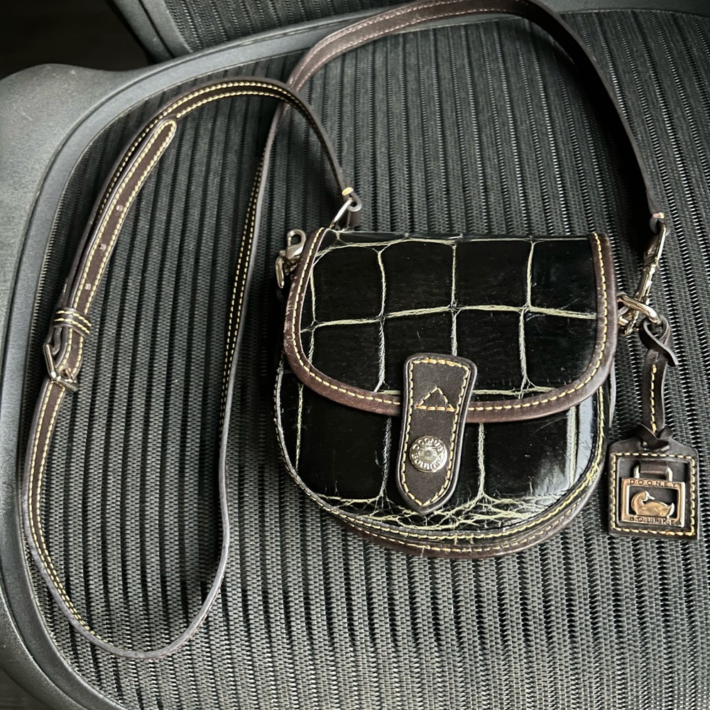 Dooney & Bourke brown faux crocodile crossbody purse - Picture 2 of 5